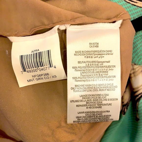 BCBGMaxAzria Size XS Trompe L’oeil Print Mint Green V-Neck Dress - Picture 6 of 13